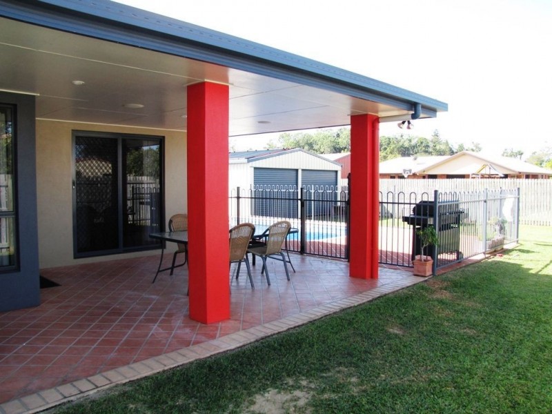 8 Cumming Court, Glenella QLD 4740