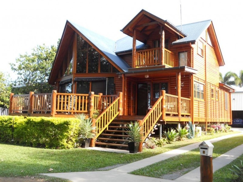 8 Ward Esplanade, Ball Bay QLD 4741