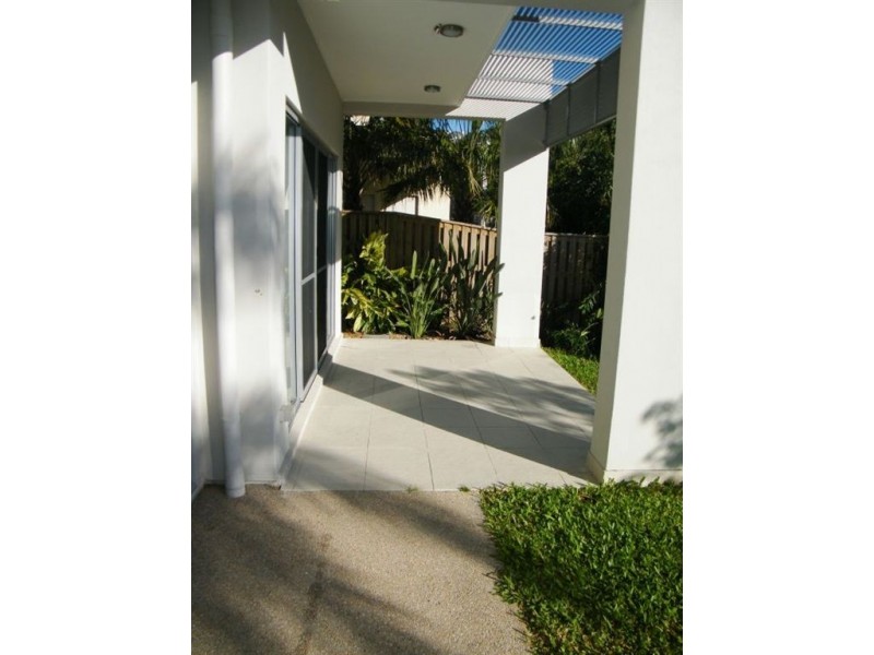 9/2 Belangason Way, Shoal Point QLD 4750