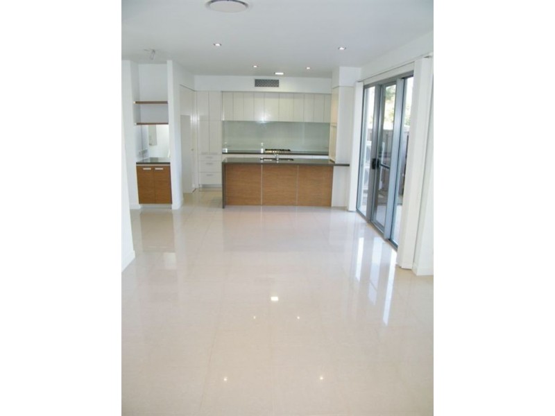 13/2 Belangason Way, Shoal Point QLD 4750