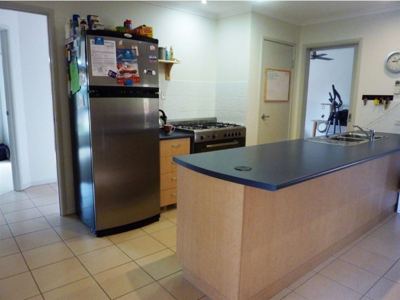 6 Alberta Street, Mirani QLD 4754