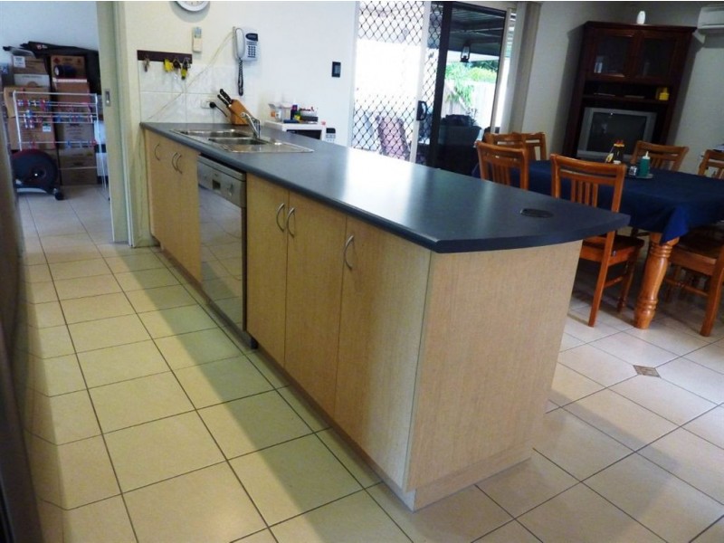 6 Alberta Street, Mirani QLD 4754