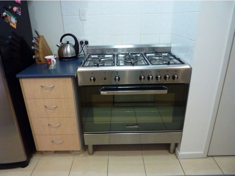 6 Alberta Street, Mirani QLD 4754