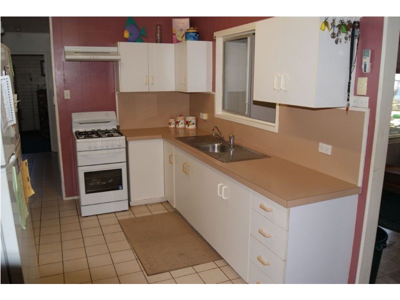 4 Teal Street, Slade Point QLD 4740