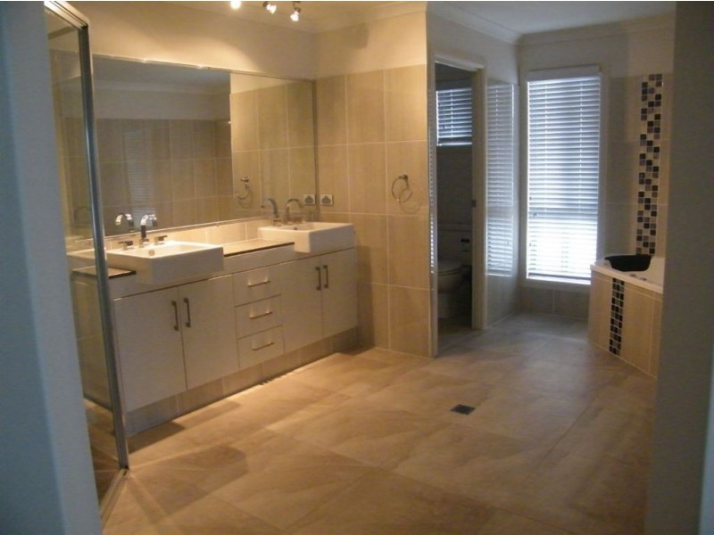 34 Windmill Crossing, Mount Pleasant QLD 4740