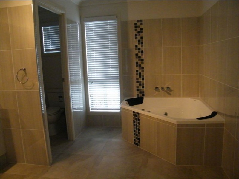 34 Windmill Crossing, Mount Pleasant QLD 4740