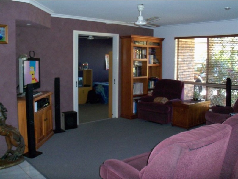 17 Caledonian Drive, Beaconsfield QLD 4740