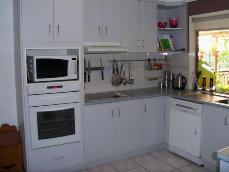 17 Caledonian Drive, Beaconsfield QLD 4740