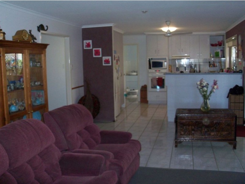 17 Caledonian Drive, Beaconsfield QLD 4740