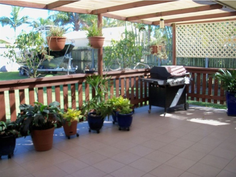 17 Caledonian Drive, Beaconsfield QLD 4740