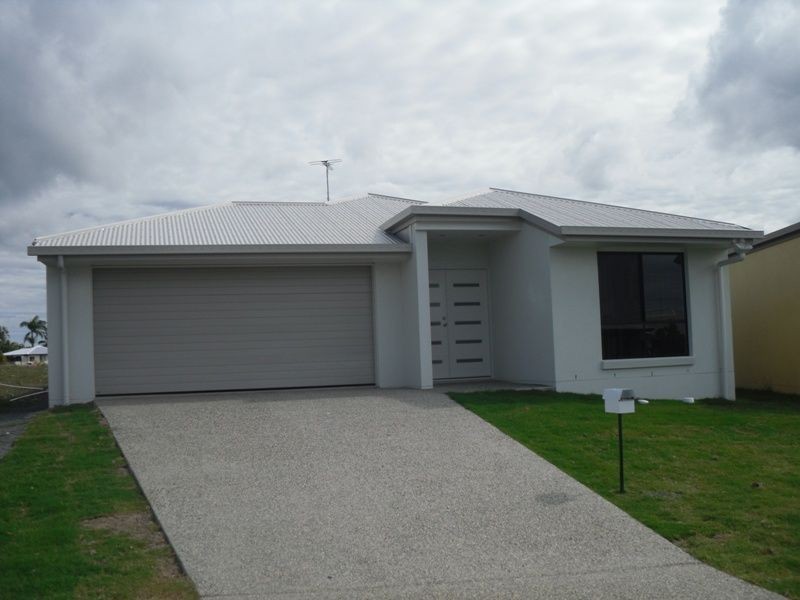 18 Village Circuit, Eimeo QLD 4740