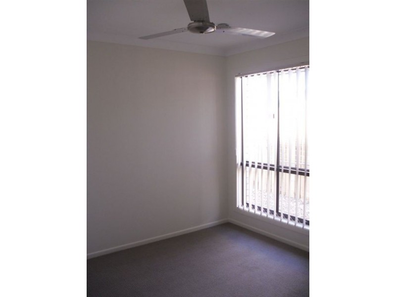 18 Village Circuit, Eimeo QLD 4740