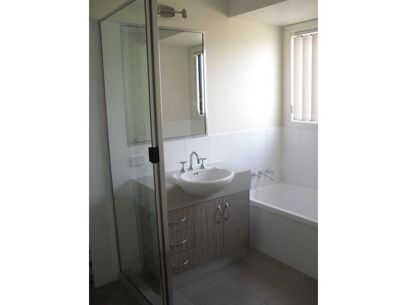 18 Village Circuit, Eimeo QLD 4740