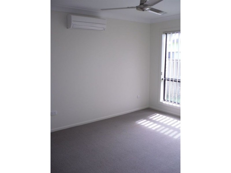 18 Village Circuit, Eimeo QLD 4740