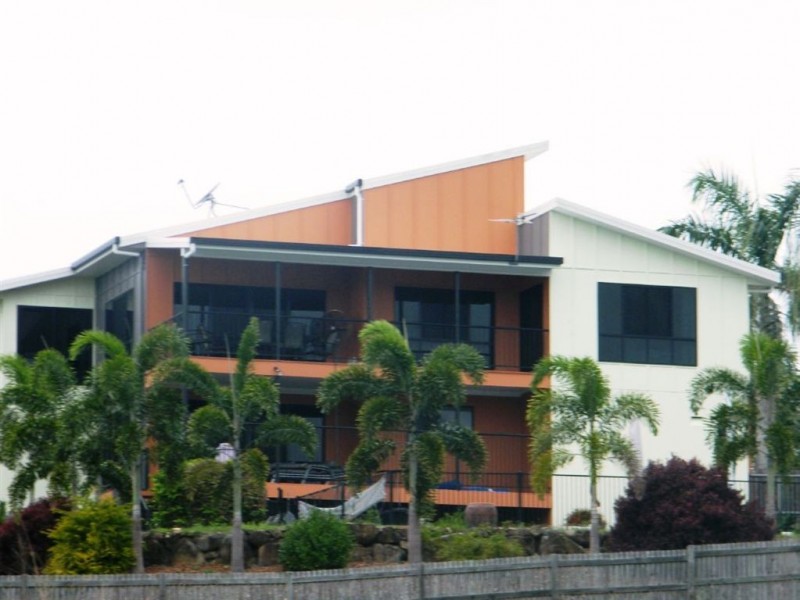 13 Palmview Court, Rural View QLD 4740