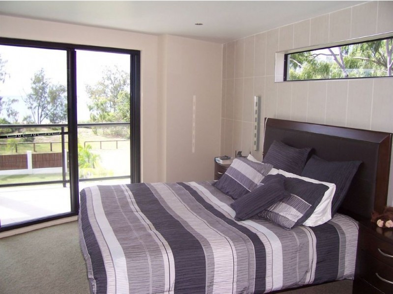 11 Pitt Street, Blacks Beach QLD 4740
