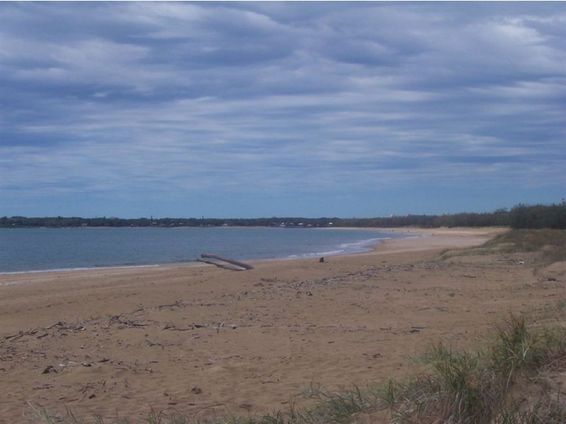 11 Pitt Street, Blacks Beach QLD 4740