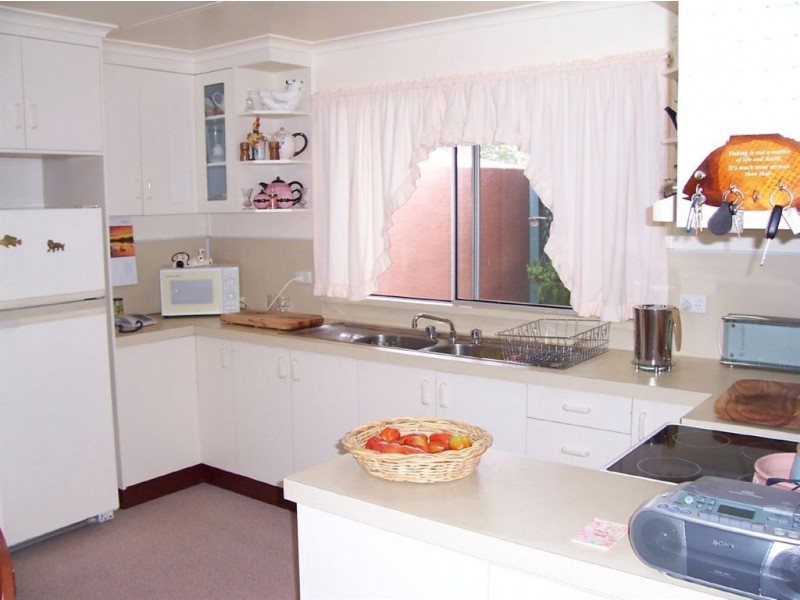 13 Dewar Street, St Helens Beach QLD 4798