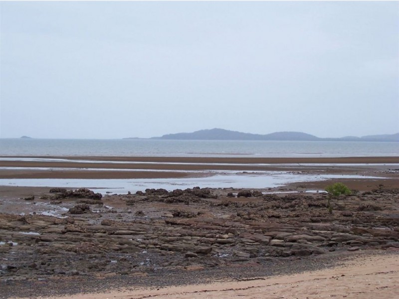 13 Dewar Street, St Helens Beach QLD 4798