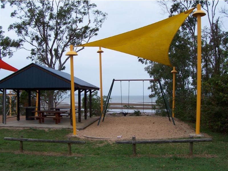 13 Dewar Street, St Helens Beach QLD 4798