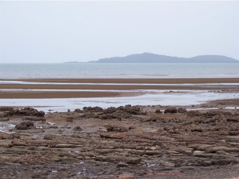 13 Dewar Street, St Helens Beach QLD 4798