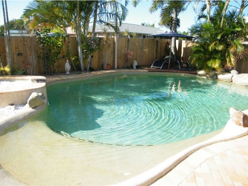 12 Caledonian Drive, Beaconsfield QLD 4740