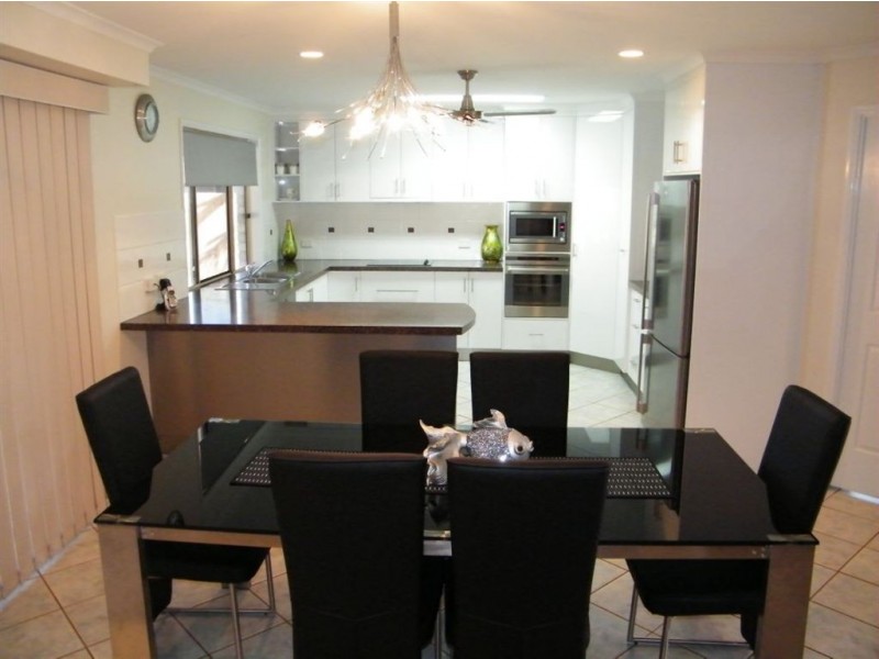 12 Caledonian Drive, Beaconsfield QLD 4740