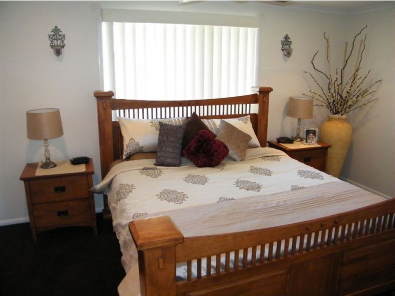 12 Caledonian Drive, Beaconsfield QLD 4740