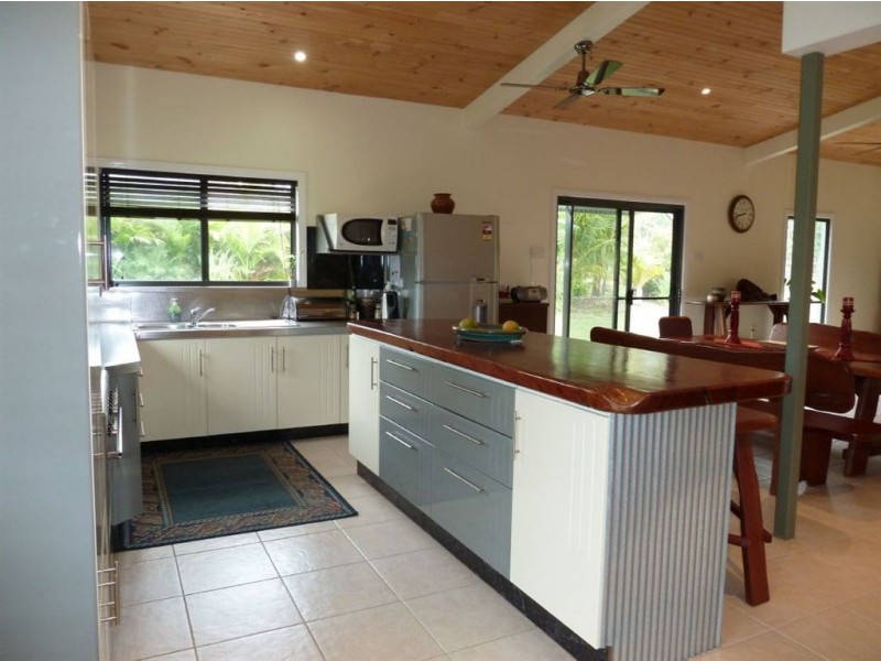 455 Cape Hillsborough Road, Ball Bay QLD 4741