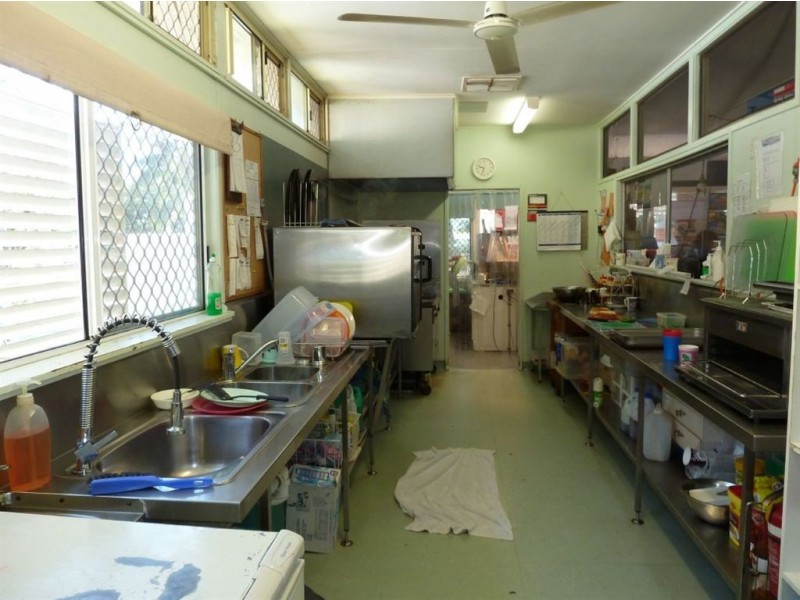 34 Palm Avenue, Seaforth QLD 4741