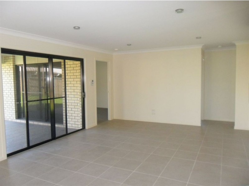 48 Village Circuit, Eimeo QLD 4740