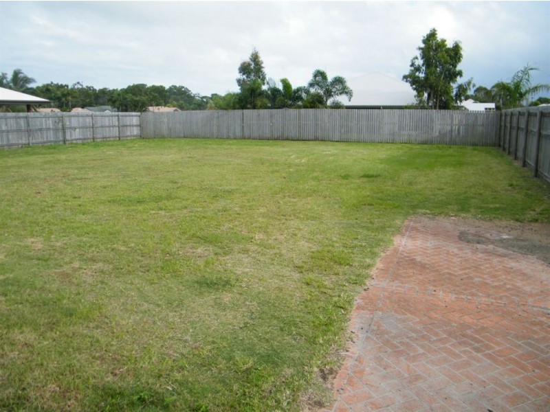 18 Seafarer Court, Blacks Beach QLD 4740