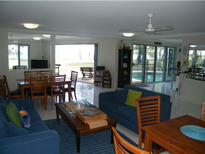 1 Poinciana Avenue, Seaforth QLD 4741