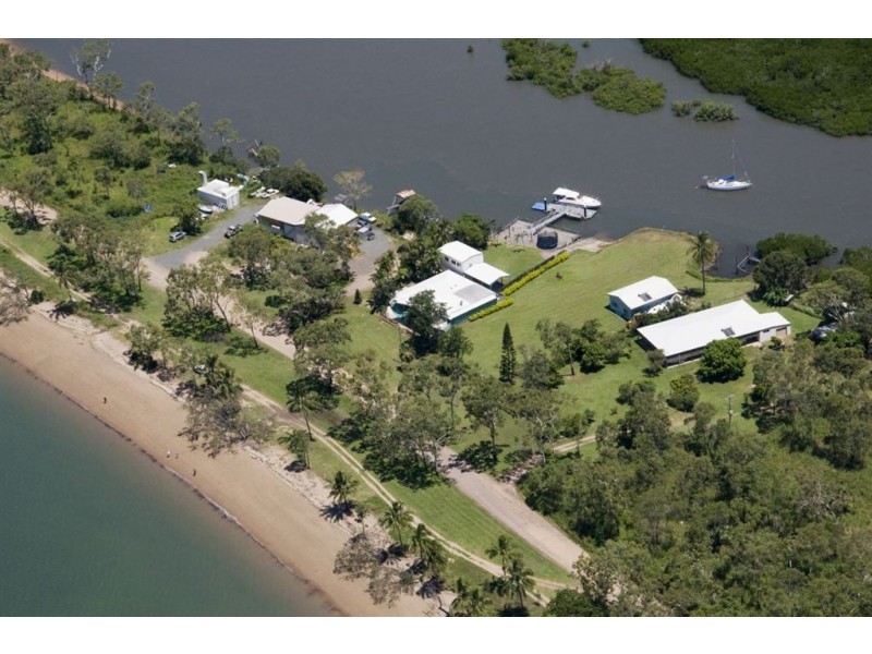 1 Poinciana Avenue, Seaforth QLD 4741