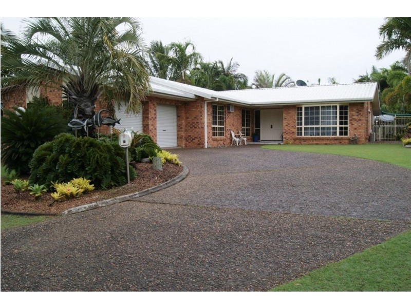 8 Palm Court, Bucasia QLD 4750