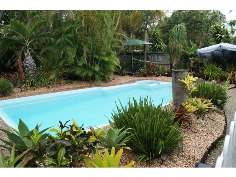 8 Palm Court, Bucasia QLD 4750