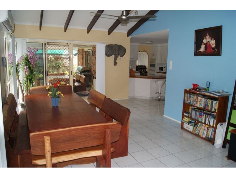 8 Palm Court, Bucasia QLD 4750