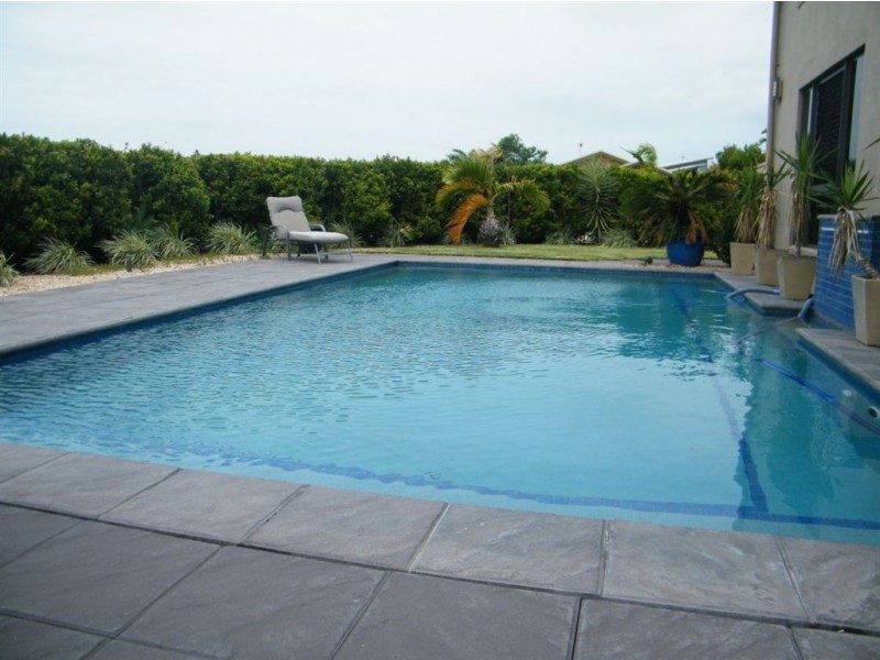 10 Wilcox Street, Eimeo QLD 4740