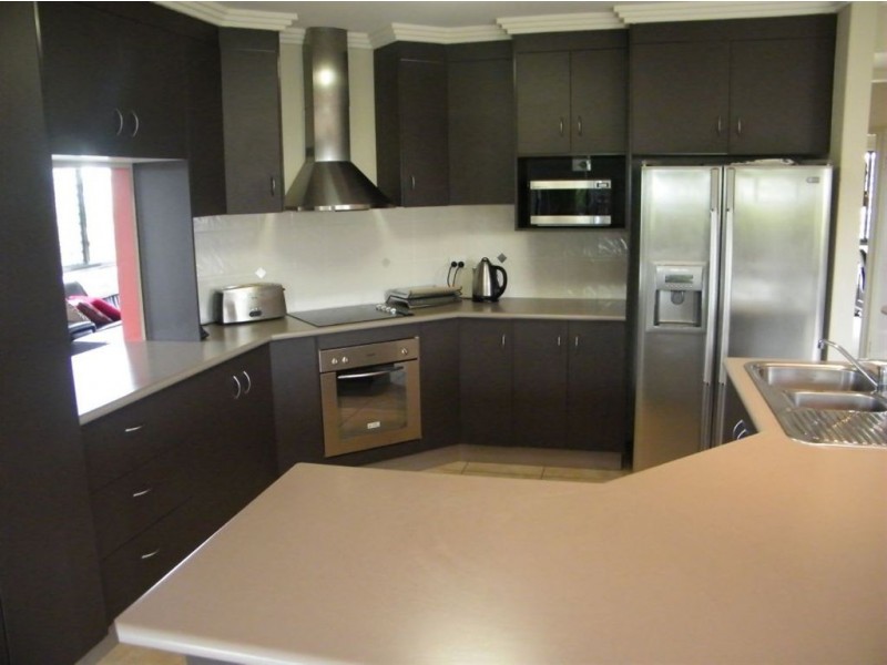 10 Wilcox Street, Eimeo QLD 4740