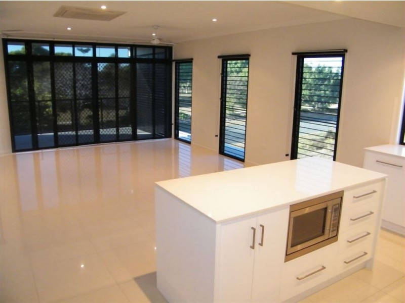 1/86 Binnington Esplanade, East Mackay QLD 4740