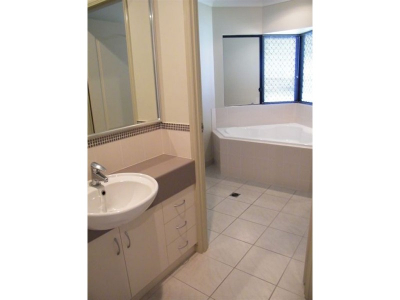 39 Hodges Street, East Mackay QLD 4740