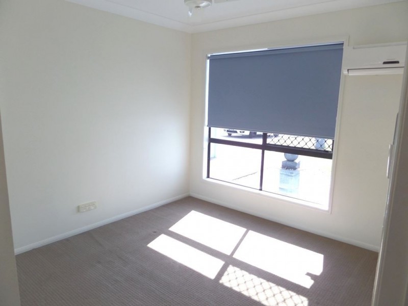 12 Angelina Avenue, Glenella QLD 4740