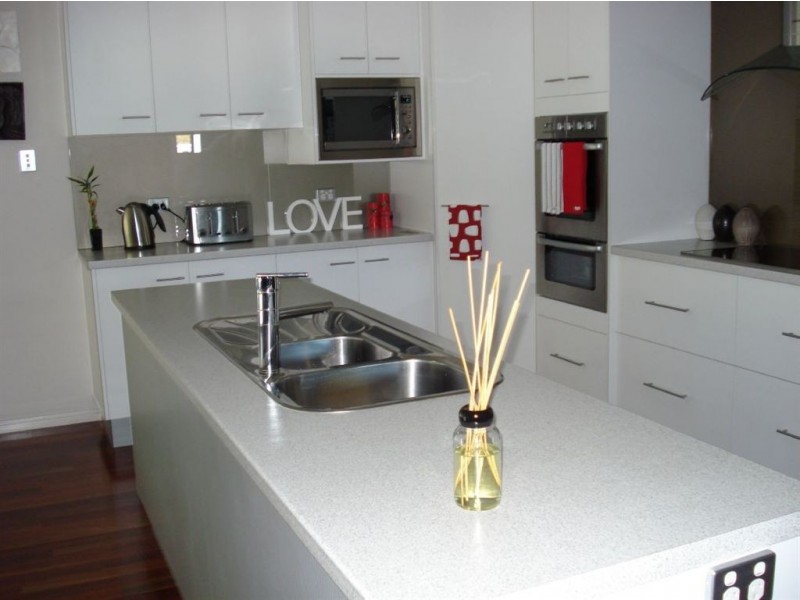 12 George Street, Seaforth QLD 4741