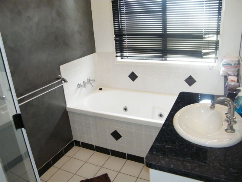 3 Cod Place, Andergrove QLD 4740