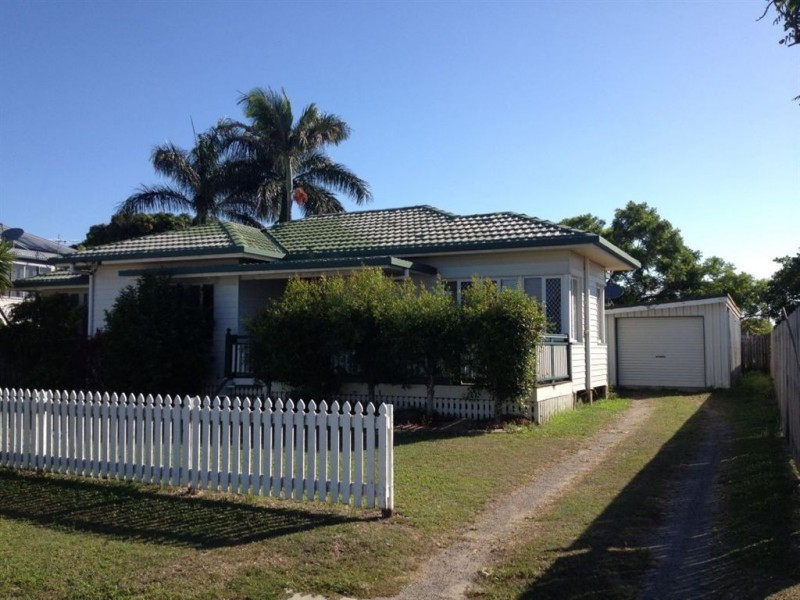 11 Smith Street, West Mackay QLD 4740