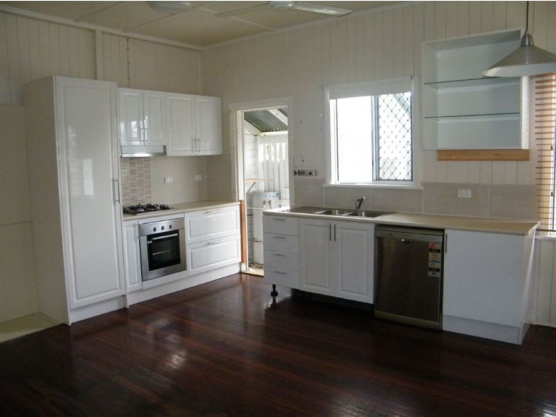 11 Smith Street, West Mackay QLD 4740