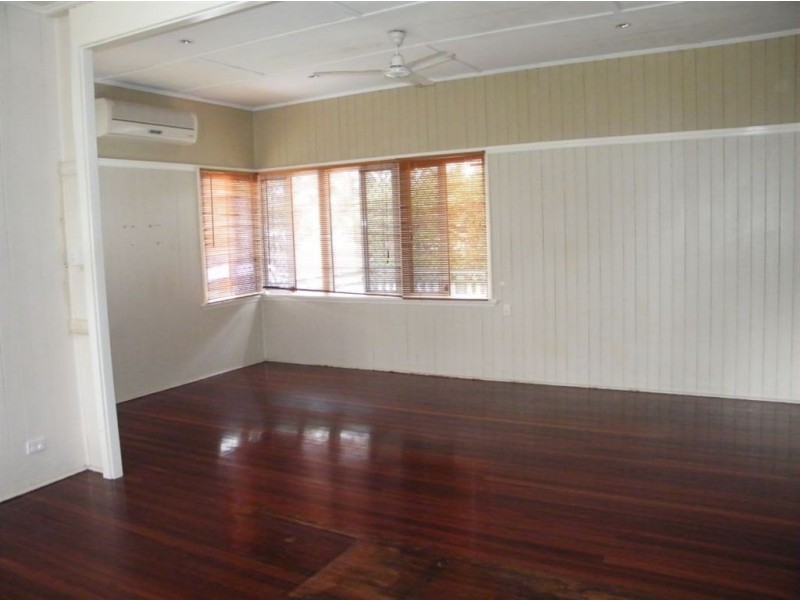 11 Smith Street, West Mackay QLD 4740