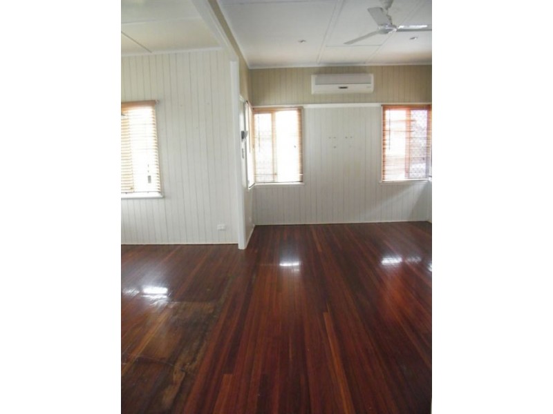 11 Smith Street, West Mackay QLD 4740