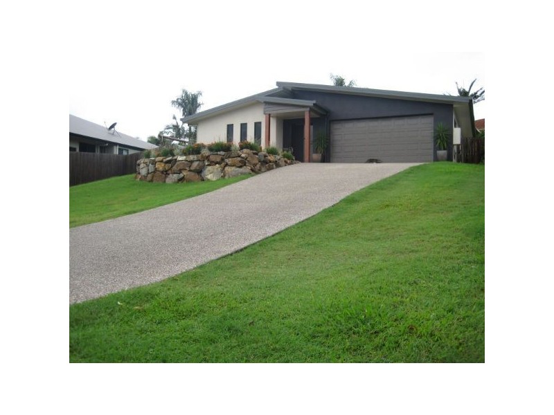 7 Cooper Court, Rural View QLD 4740