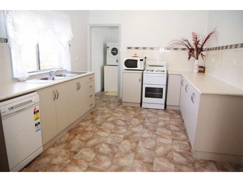 38 Binnington Esplanade, East Mackay QLD 4740